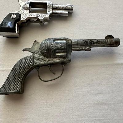 ROY ROGERS CAP GUN AND JACKS W/BALL