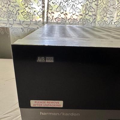 HARMON KARDON AVR140 AUDIO/VIDEO RECEIVER WITH INFINITY SUBWOOFER AND SPEAKERS