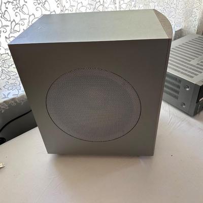 HARMON KARDON AVR140 AUDIO/VIDEO RECEIVER WITH INFINITY SUBWOOFER AND SPEAKERS