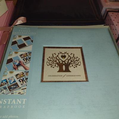 Photo/Scrapbook Albums (#4) (G)