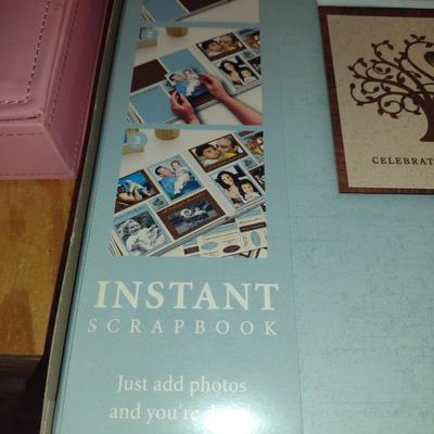 Photo/Scrapbook Albums (#4) (G)