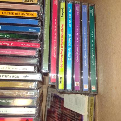 Collection of CDs and DVDs (G)