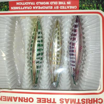 Collection of Vintage Christmas Ornaments (#1) (G)