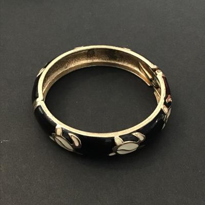 Cute vintage enameled turtle hinge bracelet