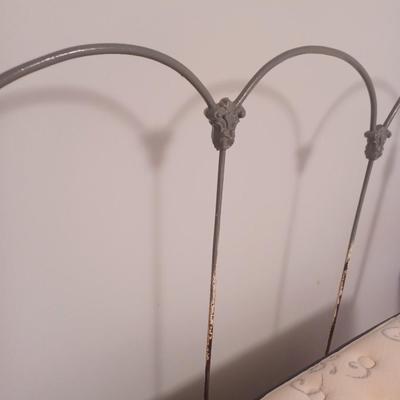 Antique metal Full Bed