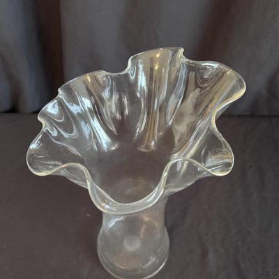 Two Ruffled Glass Vases (SR-DZ)
