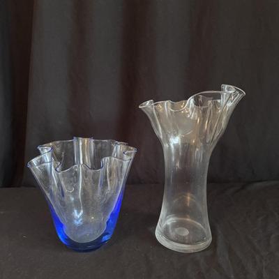 Two Ruffled Glass Vases (SR-DZ)