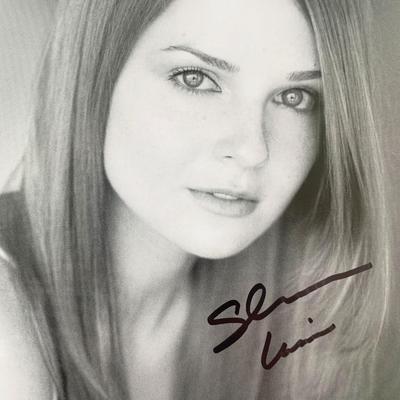 Shannon Lucio signed photo