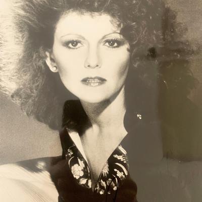 Brenda Vacarro signed photo