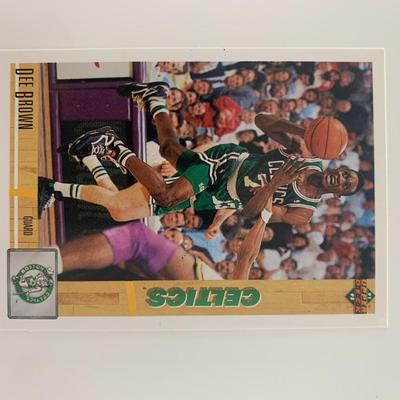 Dee Brown signed basketball card