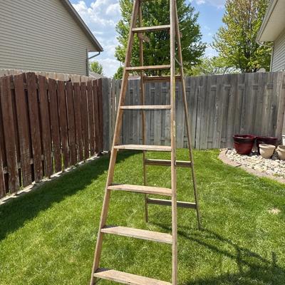8’ Wooden Ladder