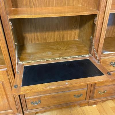 Five-Piece Broyhill Wall Unit (LR-SS)