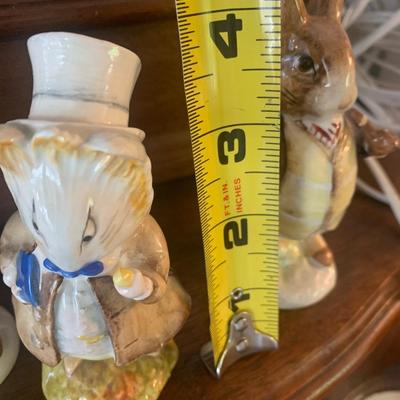 5 Beatrix Potter Figurines w Display Stand - No Copyright Date + 2 Soap