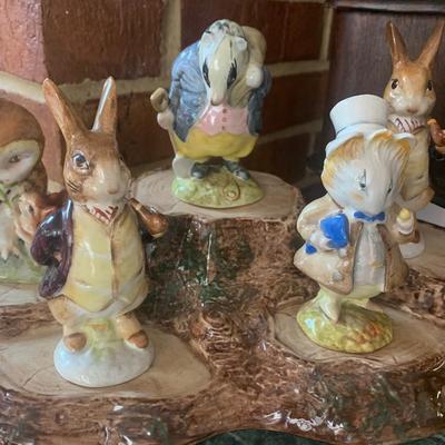 5 Beatrix Potter Figurines w Display Stand - No Copyright Date + 2 Soap