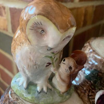 5 Beatrix Potter Figurines w Display Stand - No Copyright Date + 2 Soap