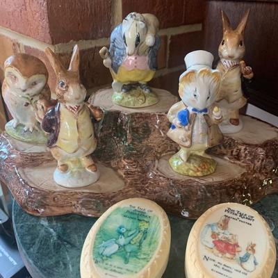 5 Beatrix Potter Figurines w Display Stand - No Copyright Date + 2 Soap