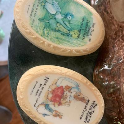 5 Beatrix Potter Figurines w Display Stand - No Copyright Date + 2 Soap