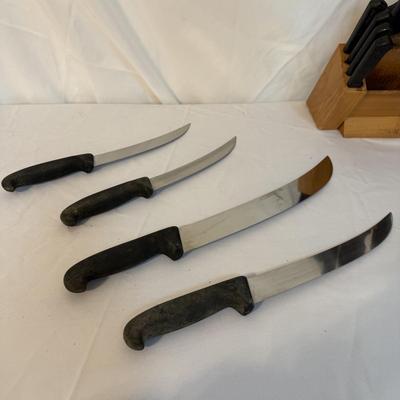 Assorted Kitchen Knives w/ Knife Block (K-BM)
