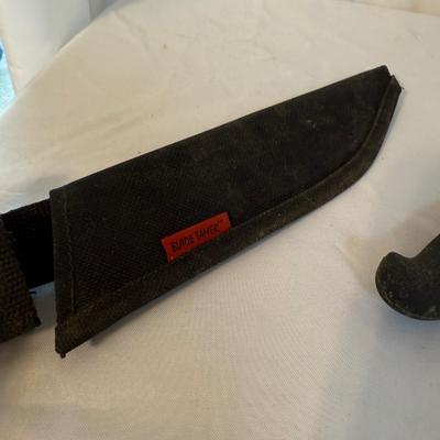 Assorted Kitchen Knives w/ Knife Block (K-BM)