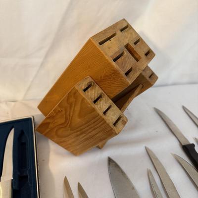 Assorted Kitchen Knives w/ Knife Block (K-BM)