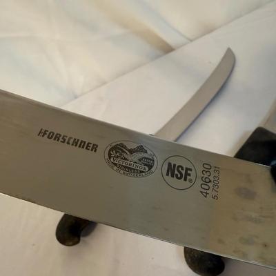 Assorted Kitchen Knives w/ Knife Block (K-BM)
