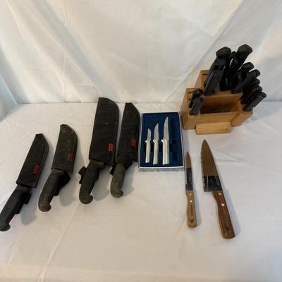 Assorted Kitchen Knives w/ Knife Block (K-BM)