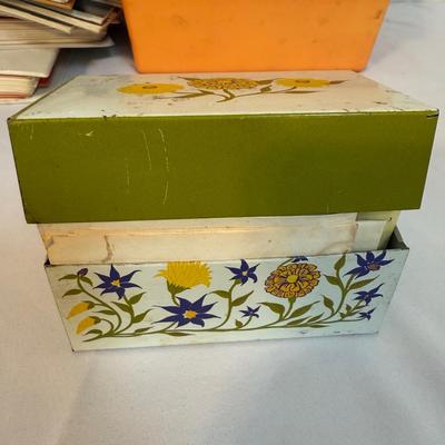 Vintage Betty Crocker Recipe Card Box and Other Cookbooks (L-BM)