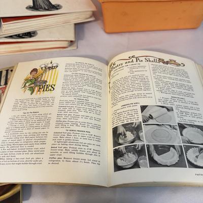 Vintage Betty Crocker Recipe Card Box and Other Cookbooks (L-BM)