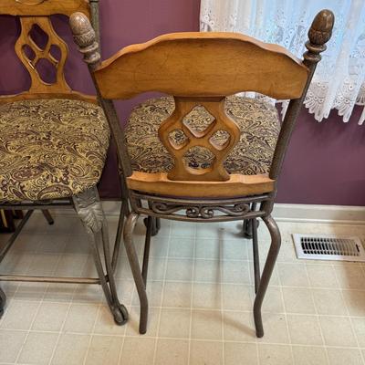 Ashley’s Hightop Chairs (K-BM)