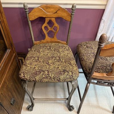 Ashley’s Hightop Chairs (K-BM)
