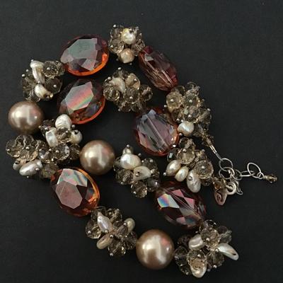 Beautiful vintage faceted glass bead statement necklace