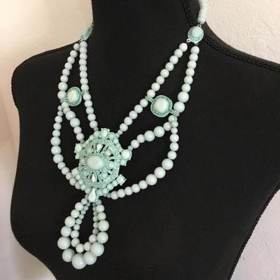 Beautiful vintage ice, blue statement, necklace
