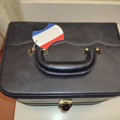 Small Train/Travel Case with Key- Approx 11" x 7 1/2" x 6 3/4" Tall