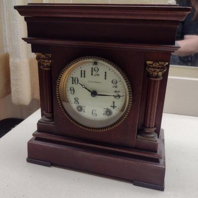 Seth Thomas Wood Case Table/Mantle Clock with Key- Approx 10 3/4" Tall