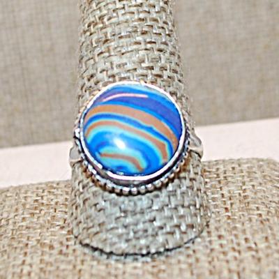 Size 10½ Marked .925 Round RAINBOW CALSILICA Gemstone Ring with Full Slanted Lines in Blues & Orange and Silver-Plated Band (5.5g)