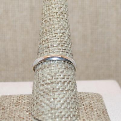 Size 9½ Marked .925 Rectangle RAINBOW CALSILICA Gemstone Ring with Full Slanted Lines in Blues & Orange and Silver-Plated Band (5.7g)