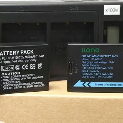 FufjiFilm x100VI complete set MINT- with $300+ in bonus cases and accessories