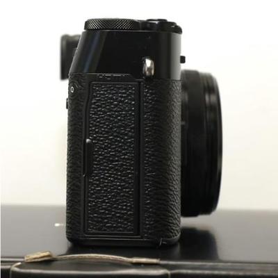 FufjiFilm x100VI complete set MINT- with $300+ in bonus cases and accessories