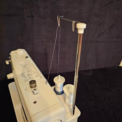 Janome 1600P QC Sewing Machine + Extras. (BGB-JS)J