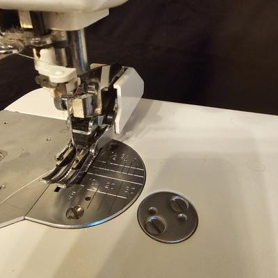 Janome 1600P QC Sewing Machine + Extras. (BGB-JS)J