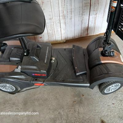 LIKE NEW! RiderXpress Lite Mobility Scooter – 4-Wheel Comfort & Stability - Comes with 2 keys and a charger