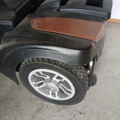 LIKE NEW! RiderXpress Lite Mobility Scooter – 4-Wheel Comfort & Stability - Comes with 2 keys and a charger