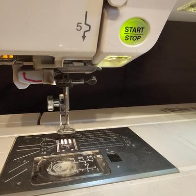 Janome Memory Craft 11000 Sewing & Enbroidery Machine w/Accessories (BGB-JS)