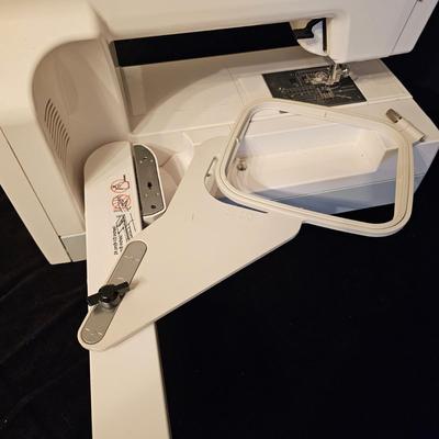 Janome Memory Craft 11000 Sewing & Enbroidery Machine w/Accessories (BGB-JS)