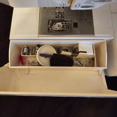 Janome Memory Craft 11000 Sewing & Enbroidery Machine w/Accessories (BGB-JS)