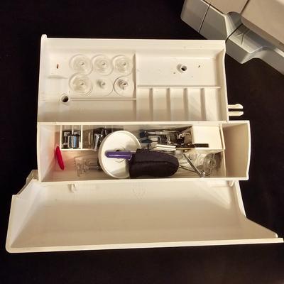 Janome Memory Craft 11000 Sewing & Enbroidery Machine w/Accessories (BGB-JS)