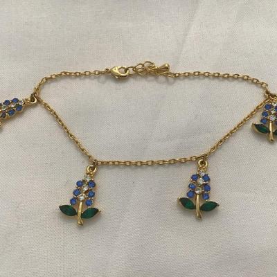 Dainty Rhinestone Flower Bracelet
