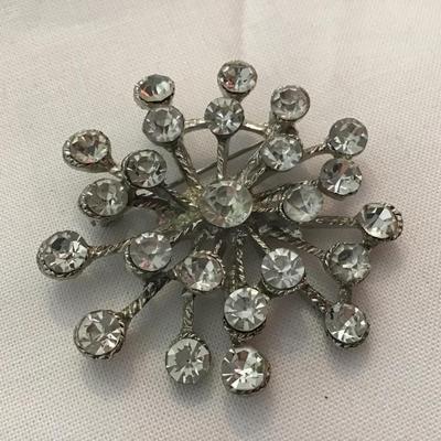 Vintage Brooch Silvertone