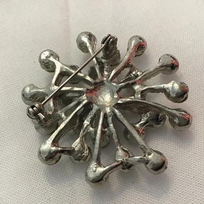 Vintage Brooch Silvertone