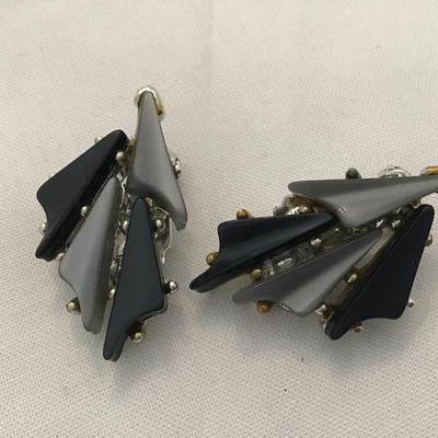 Jay craft Thermoset lucite Clip on Earrings